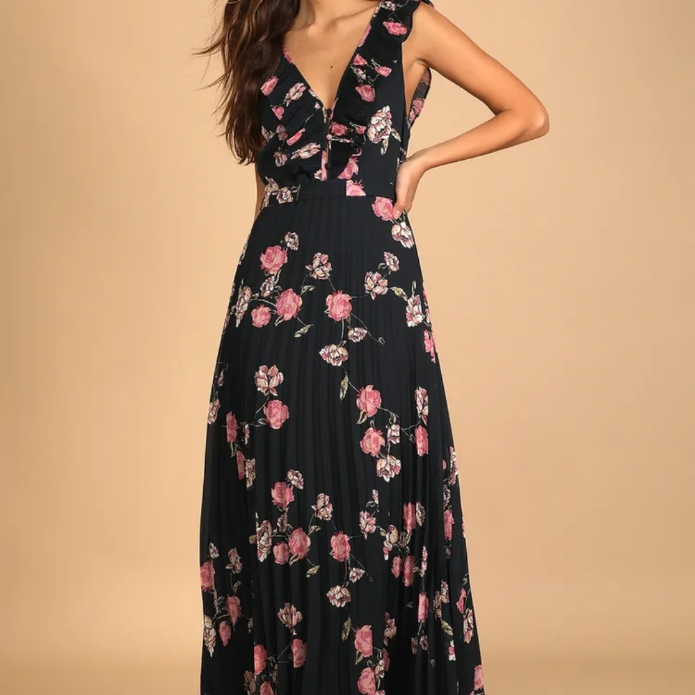 Lulu's Loved By You Navy Blue Floral Print Pleated Chiffon Maxi Dress